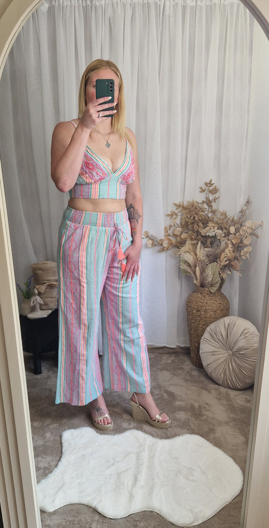 Striped Crop Top & 3/4 Pants Set